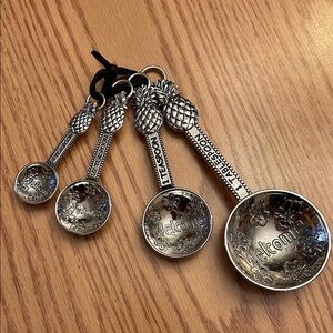 Silver Pineapple Measuring Spoons set of four